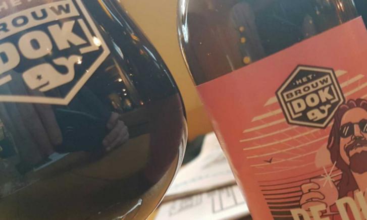 Het BrouwDOK bier De Dude Russian imperial milk stout in glas